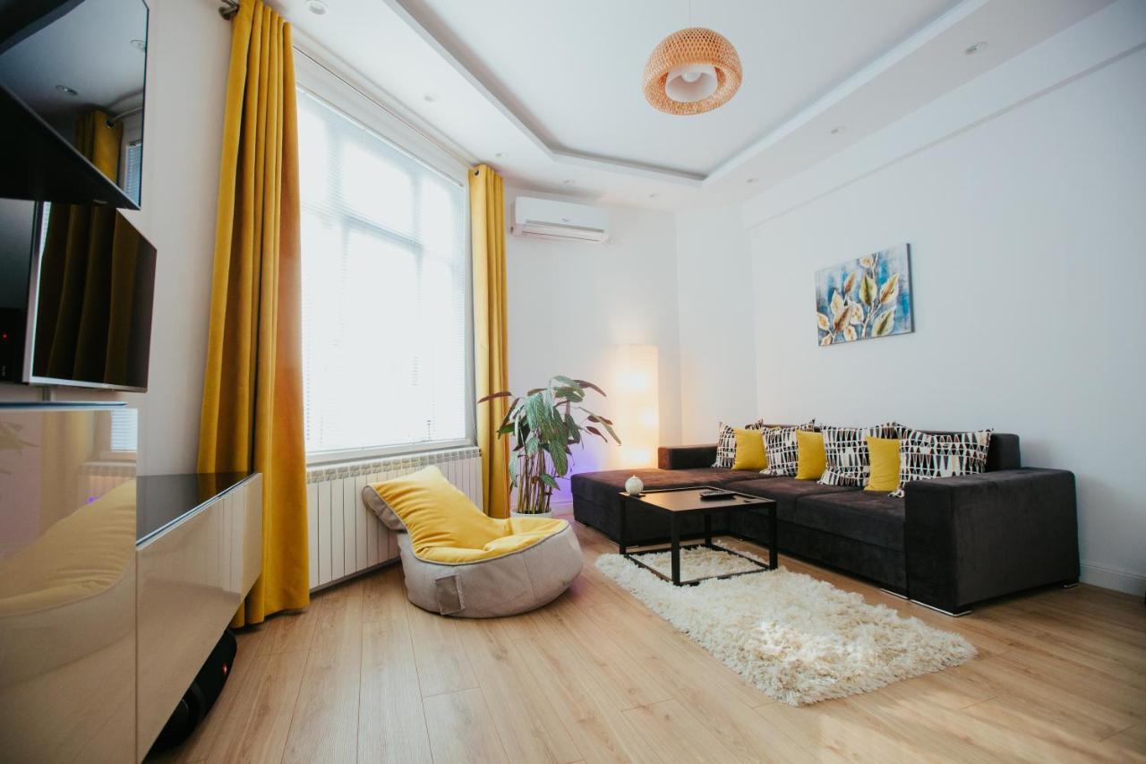 Color Apartments Corneliu Coposu 1A Street Bucharest Exterior photo