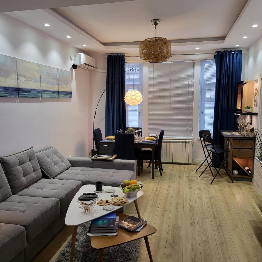 Color Apartments Corneliu Coposu 1A Street Bucharest Exterior photo